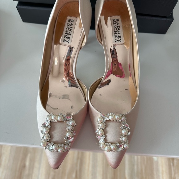 Badgley Mischka authentic fabia nude satin pumps in size 7.5b - Picture 2 of 4